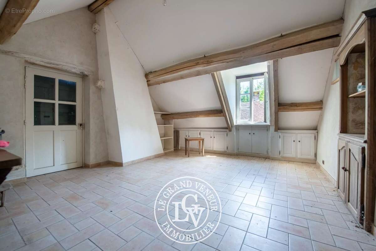 Maison à DORMELLES