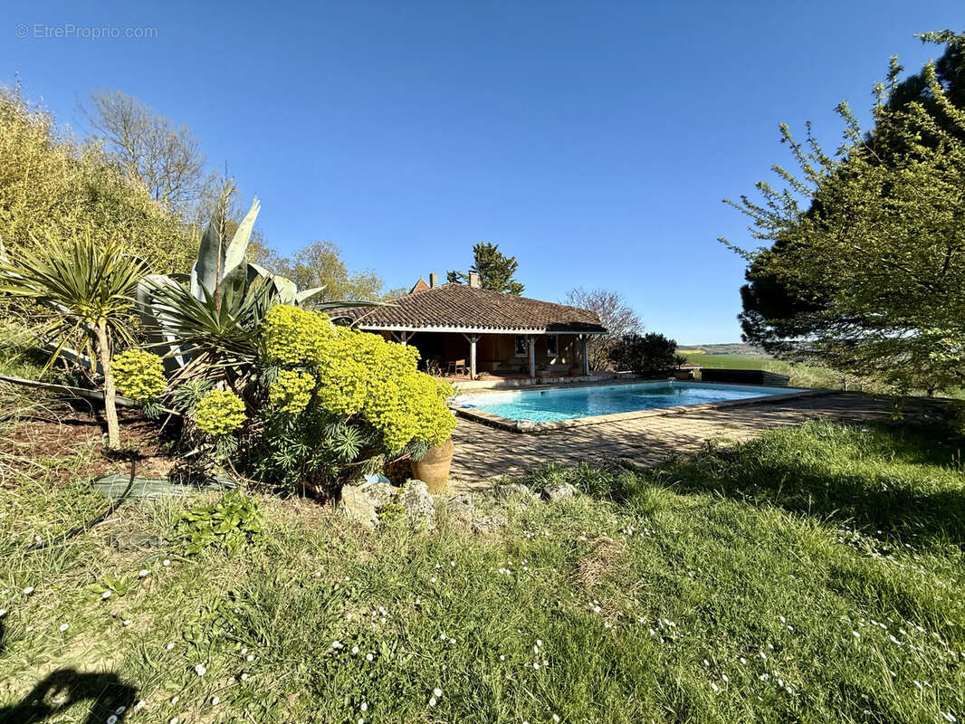 Maison à LE CASTERA