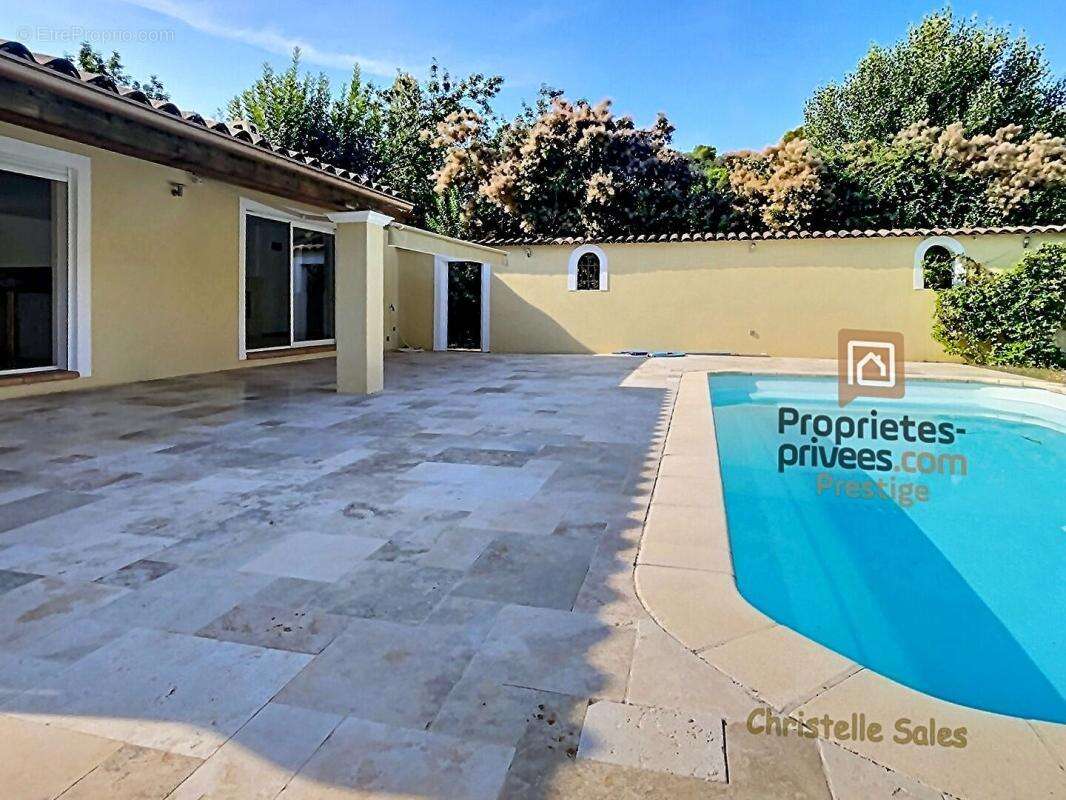Villa  4 pièce(s) de plain-pied 135 m2 AVEC GARAGE ET PISCINE - photo 4
