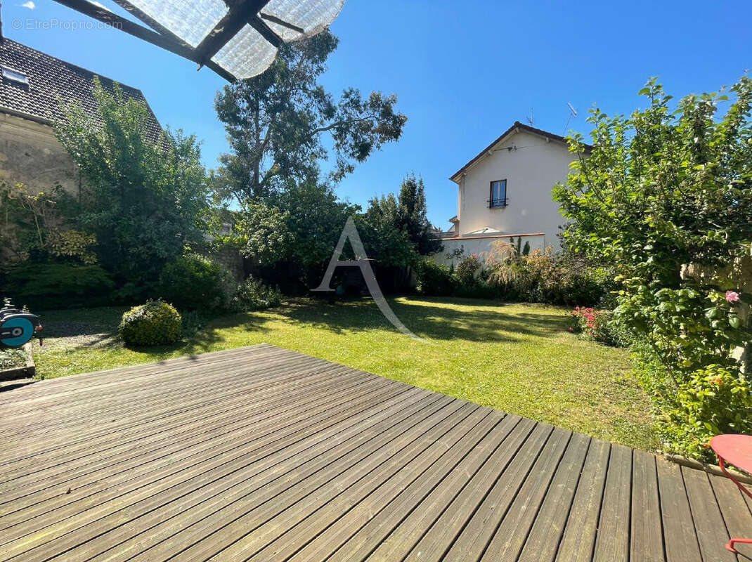 Maison à SAINT-OUEN-L&#039;AUMONE