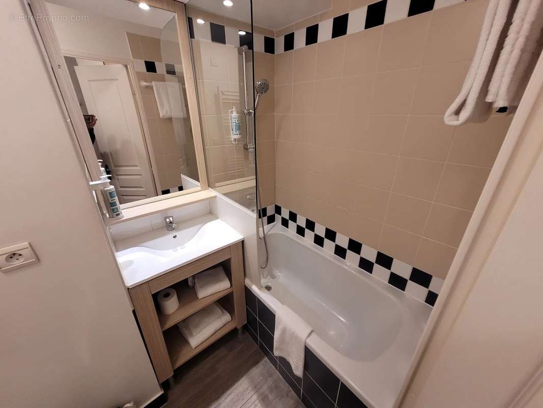 Appartement à MARSEILLE-6E