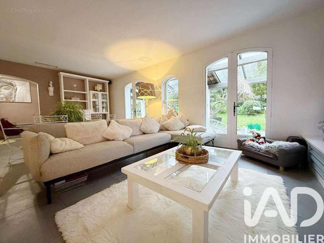 Photo 4 - Maison à SOLLIES-VILLE