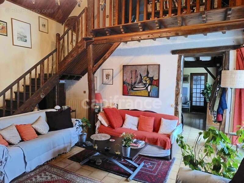 Maison à LES BORDES