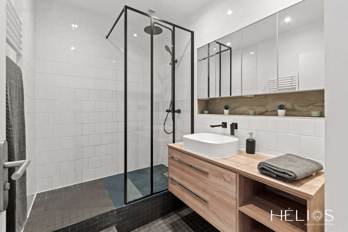 Appartement à MARSEILLE-2E