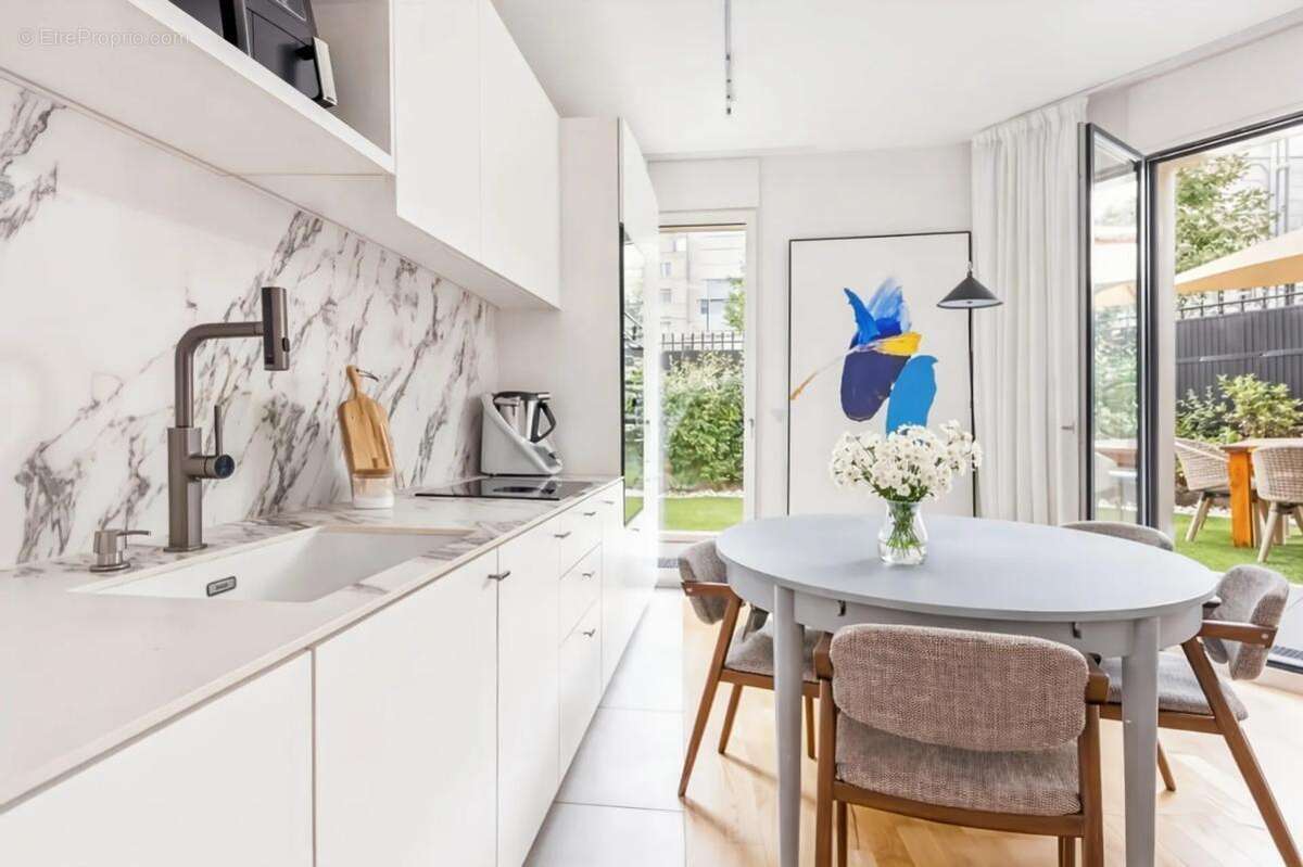 Appartement à LEVALLOIS-PERRET