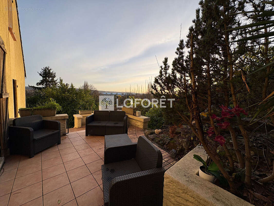 Maison à MEZY-SUR-SEINE