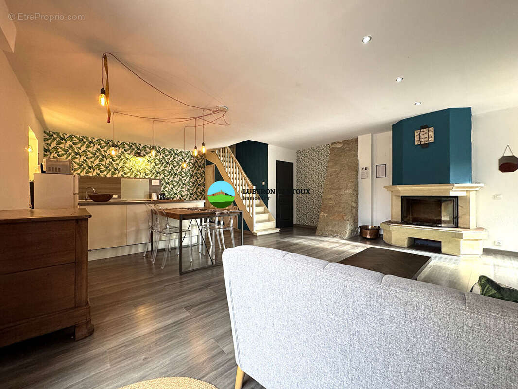 Maison à PERNES-LES-FONTAINES