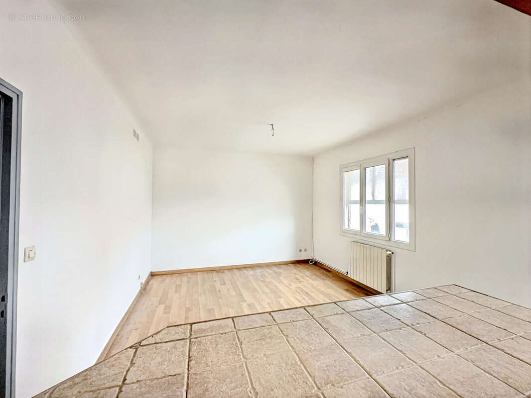 Appartement à PORT-SAINT-LOUIS-DU-RHONE