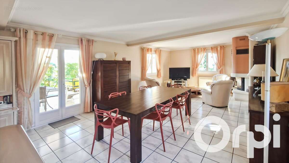 Maison à SAINT-MARTIN-D&#039;ARDECHE