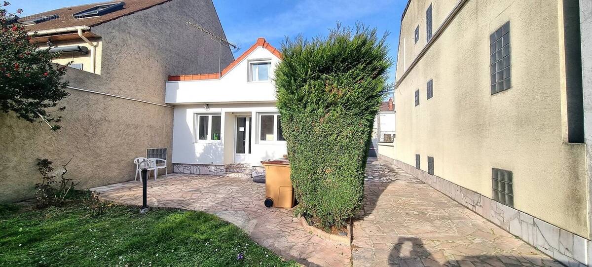 Maison à LIVRY-GARGAN