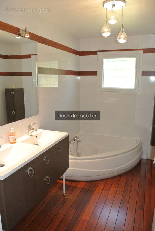 Sur les hauteurs dans un bel environnement maison 5 chambres - photo 13