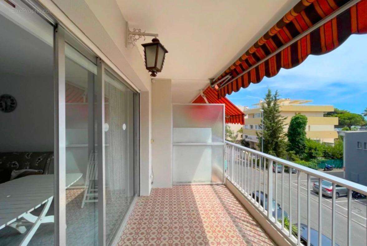   - Appartement à SAINT-LAURENT-DU-VAR