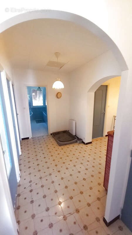Restaurant avec logement de fonction - photo 19