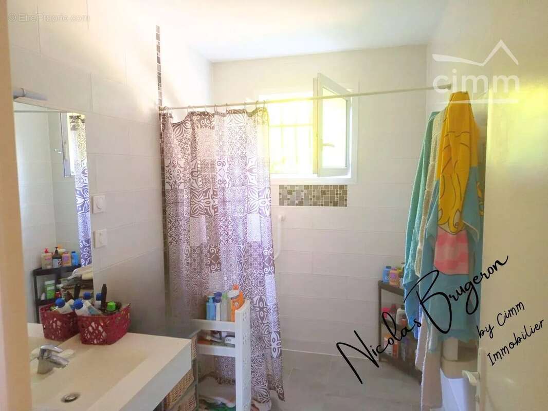 En exclusivité – Ensemble immobilier avec deux habitations, étang et près d’un hectare de terrain - photo 27