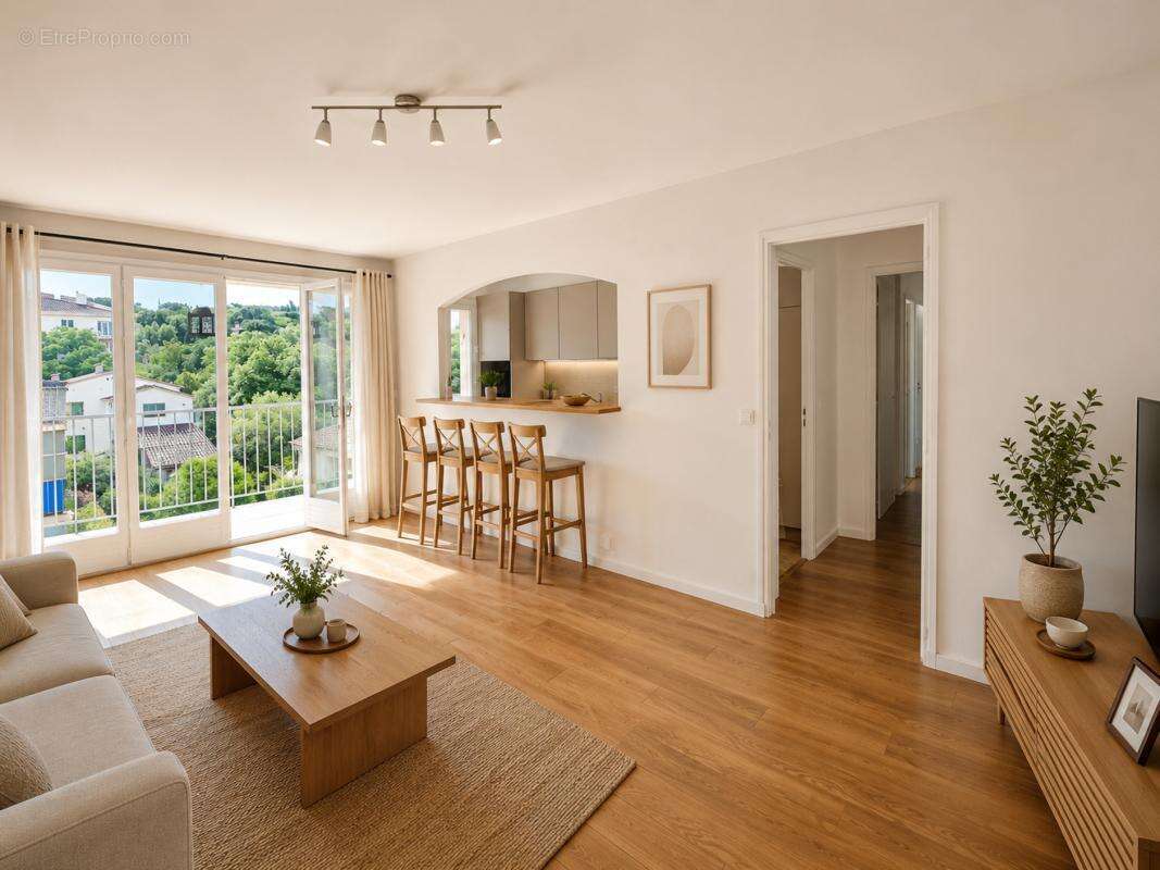 Appartement à VALLAURIS