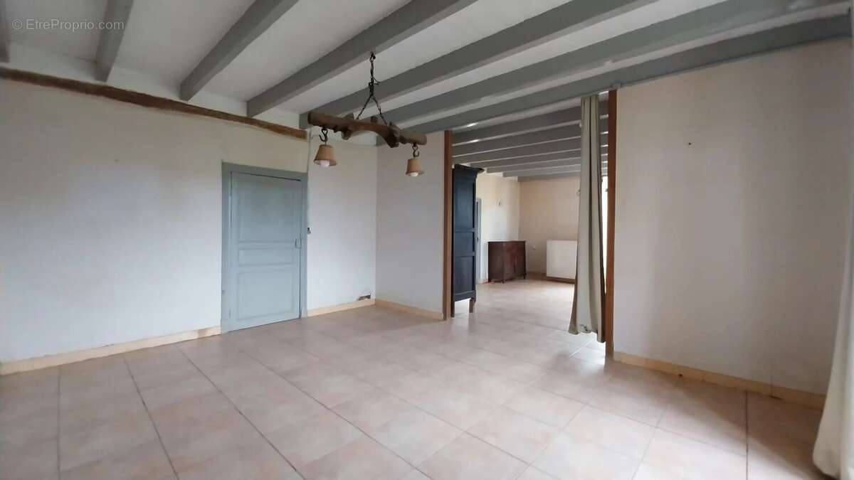 Maison à PUYLAROQUE