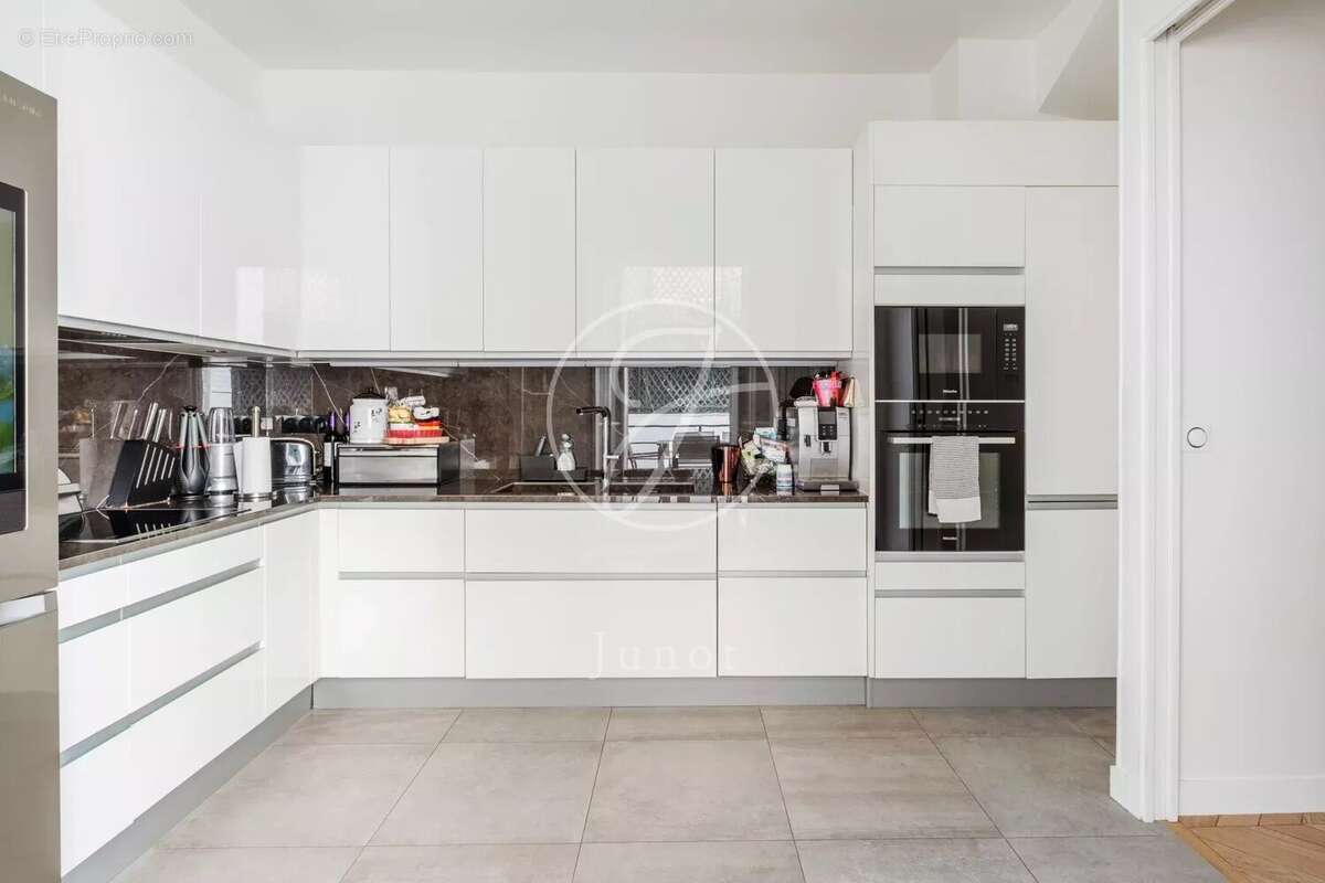 Maison à NEUILLY-SUR-SEINE