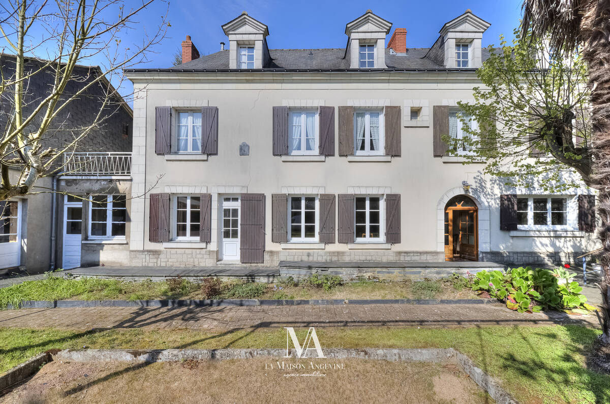 Maison à BRISSAC-QUINCE