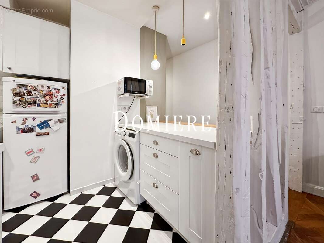 Appartement à PARIS-17E