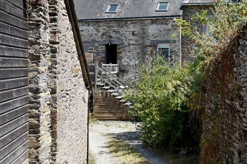 Maison à LA GACILLY