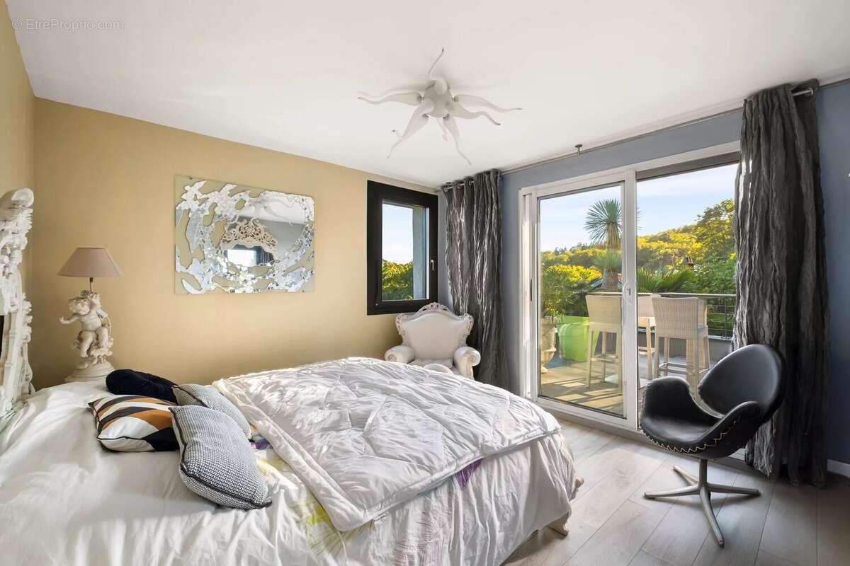 Maison à TASSIN-LA-DEMI-LUNE