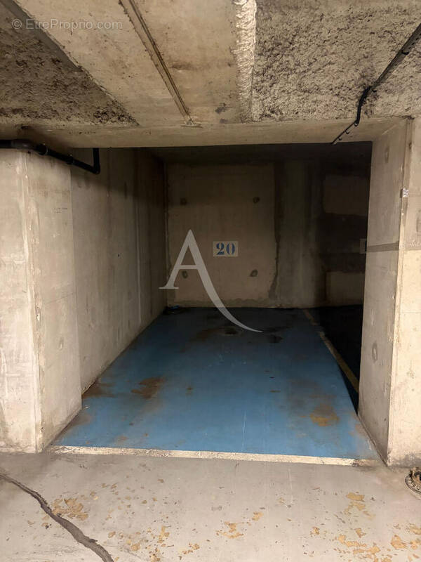 Parking à SURESNES