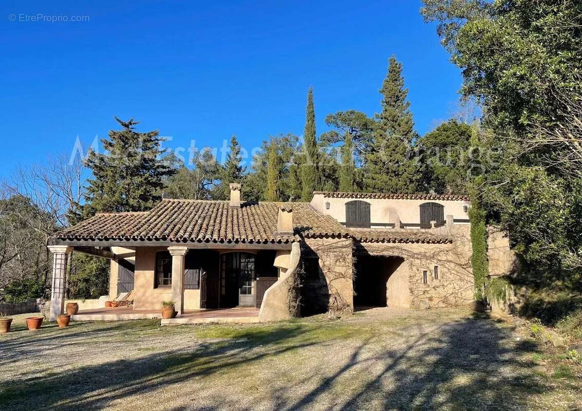 Maison à LA GARDE-FREINET