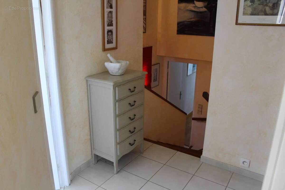 GRASSE St François, belle villa 5 Pièces en excellent état - photo 27