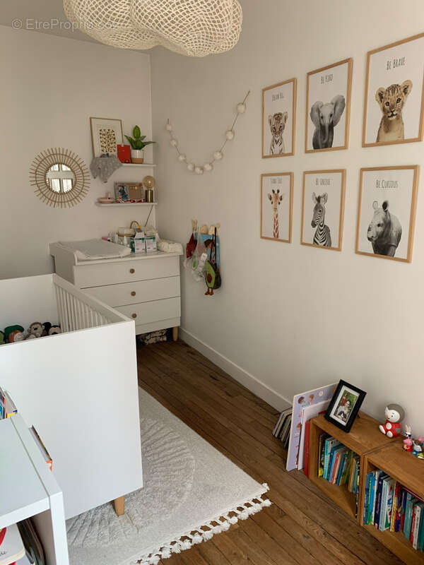 Appartement 80 m² à Paris-11e  - photo 5