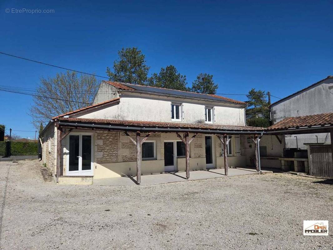 Maison à CHATEAUNEUF-SUR-CHARENTE