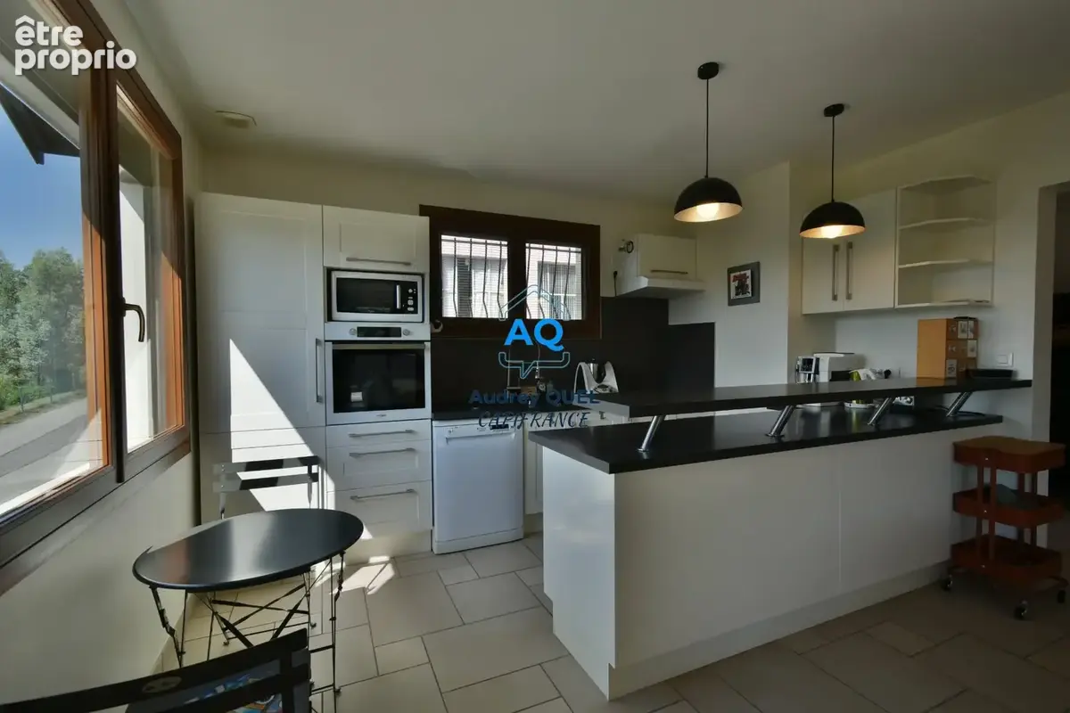 VALSERHÔNE (01) – Maison 6 pièces 142 m² – Vue montagne – 570 m² de terrain – Sous-sol complet - photo 6