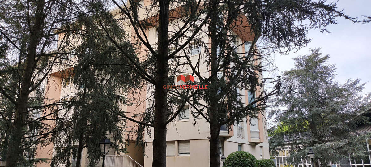 Appartement à LA CELLE-SAINT-CLOUD