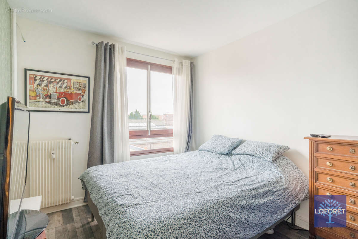 Appartement à LES PAVILLONS-SOUS-BOIS