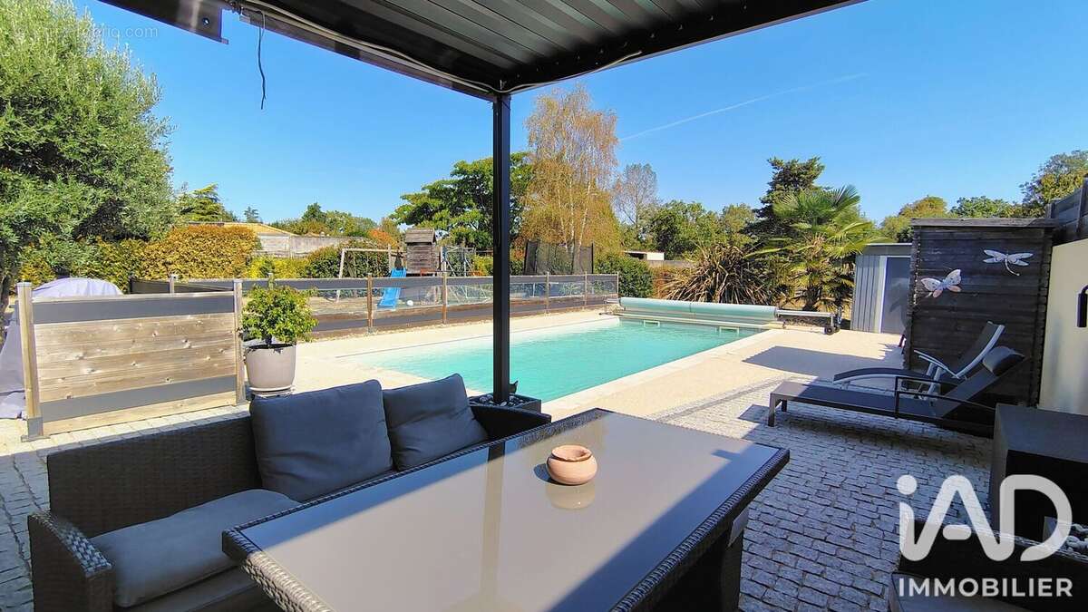 Maison 154 m² à Fontenay-Le-Comte  - photo 4