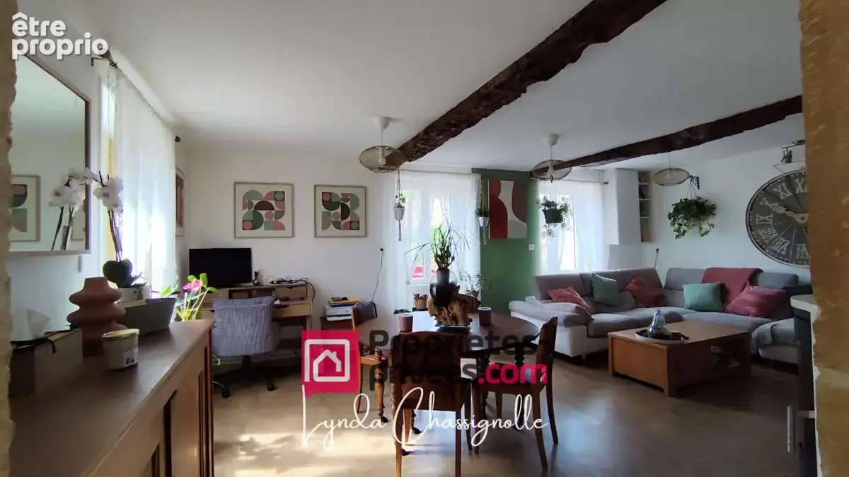 Maison à Vougy - Belle maison rénovée avec le charme de l'ancien - 185 m² - 5 chambres - photo 6