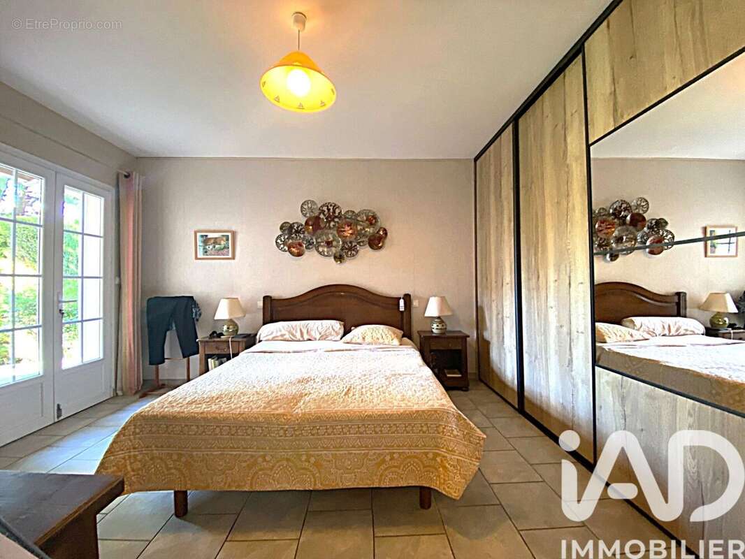 Maison 183 m² à L'isle-Sur-La-Sorgue  - photo 7