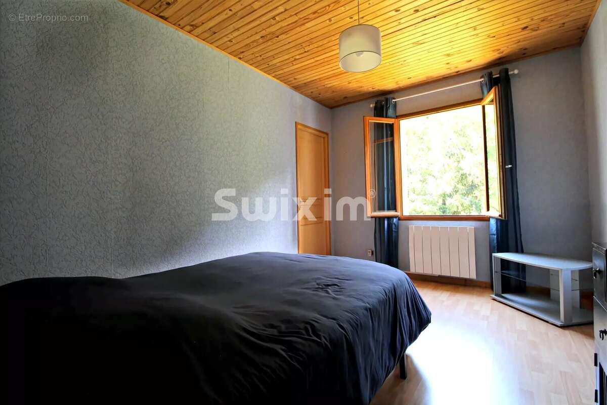 Maison familiale avec terrain de 1 500 m²,  fort potentiel d'aménagement - photo 9