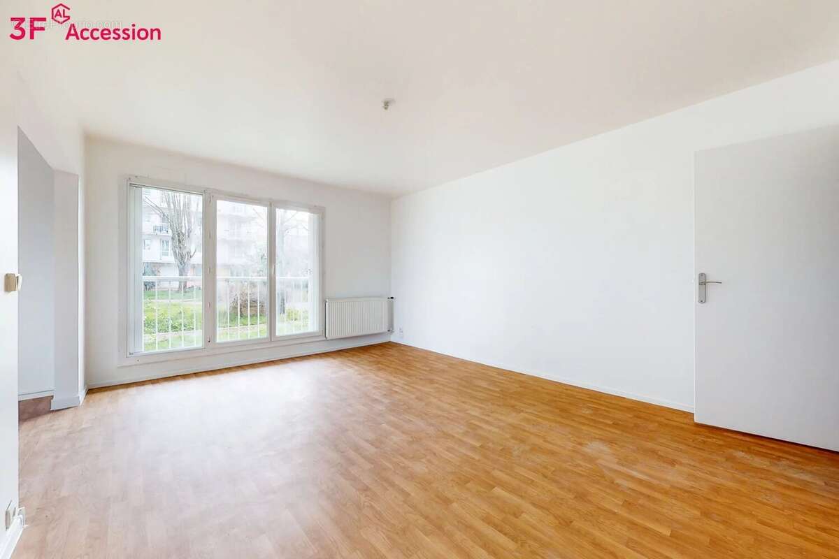 Appartement à MAGNY-LES-HAMEAUX