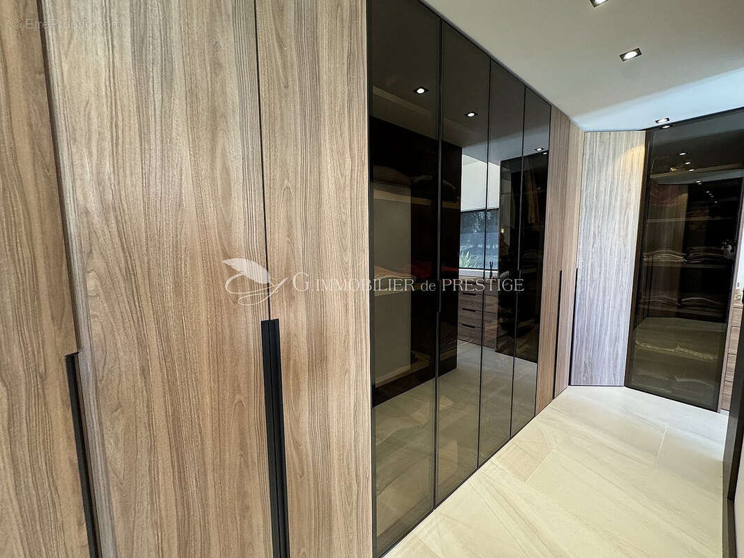 Maison à L'ISLE-SUR-LA-SORGUE