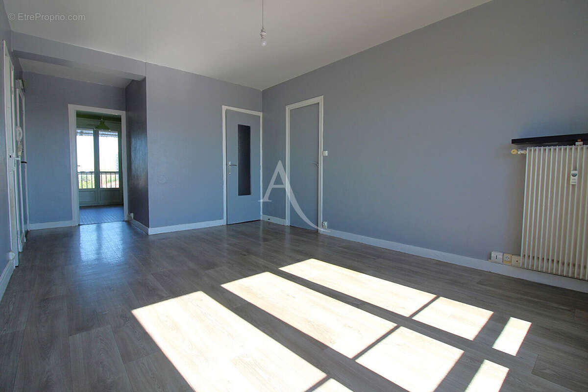 Appartement traversant Chalon Sur Saône T3 - Saint-Jean-des-Vignes - photo 4
