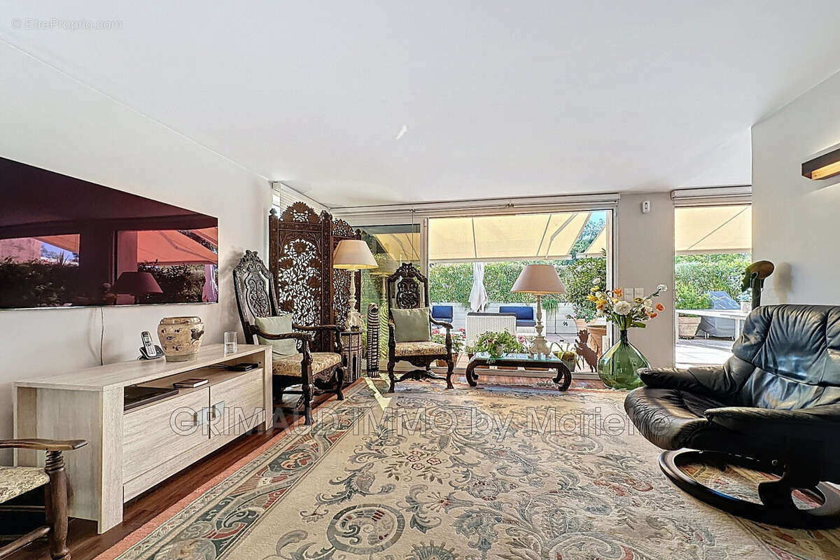 Appartement à COGOLIN