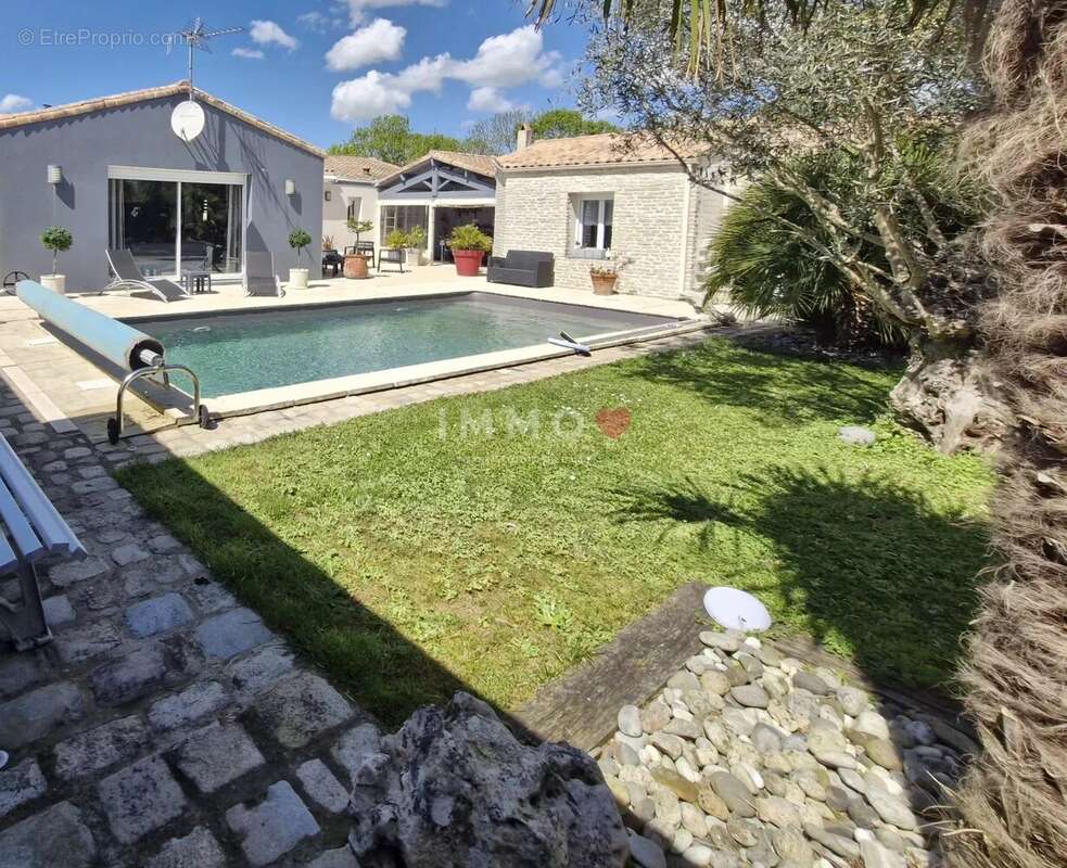 Maison à DOMPIERRE-SUR-MER