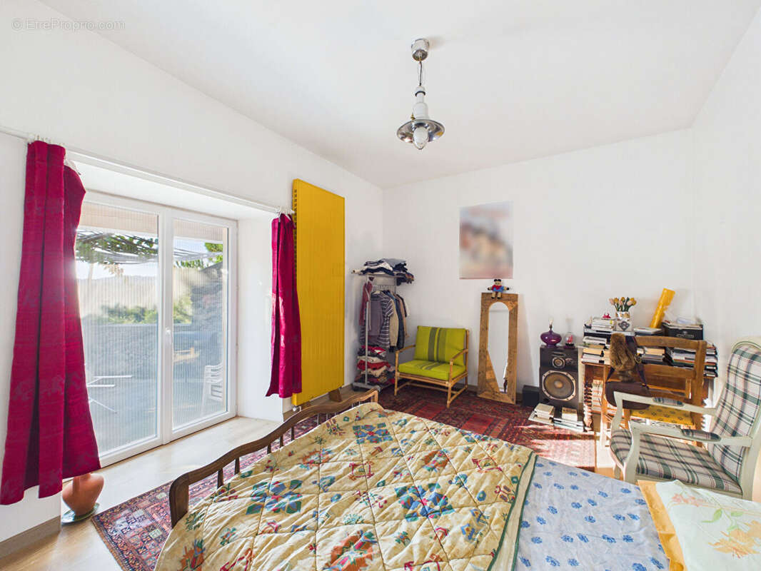 Maison au coeur d'un hameau avec dépendance et vaste terrain à Desaignes - photo 7
