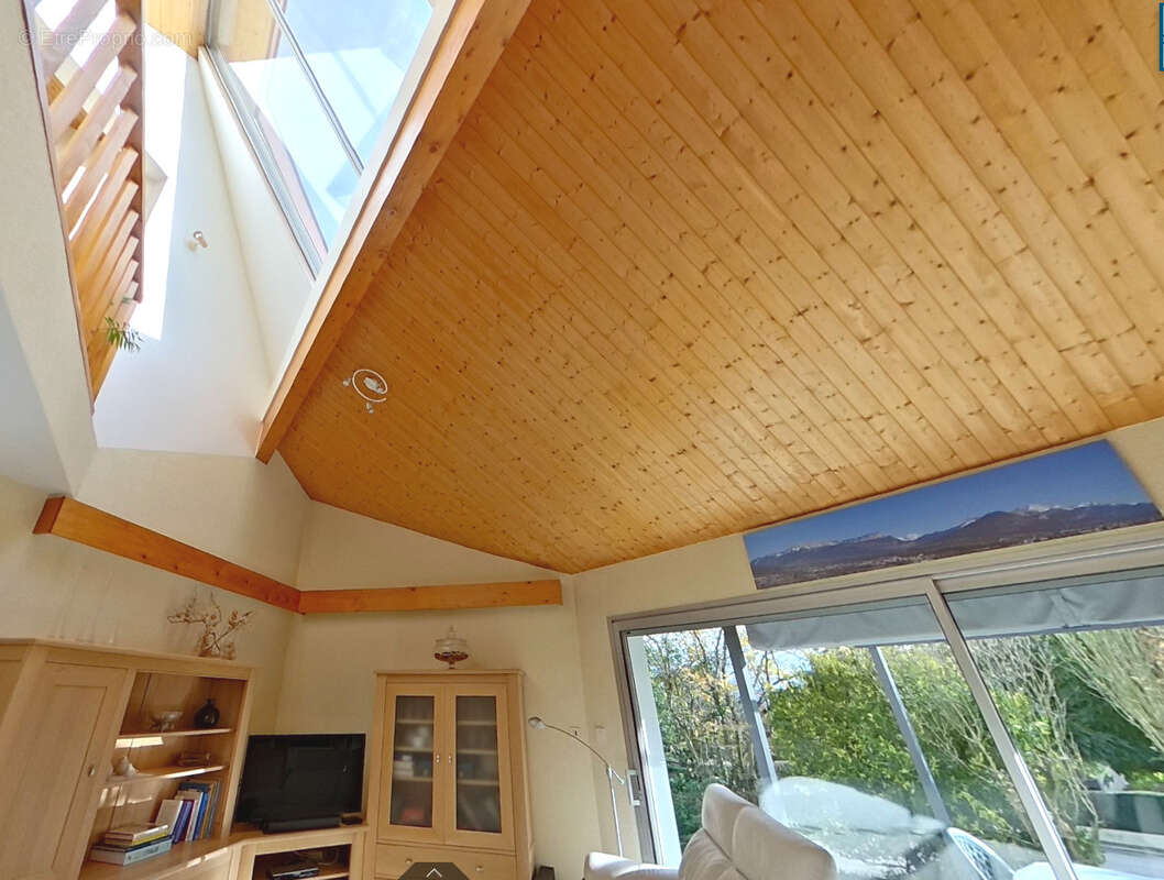 Maison à METZ-TESSY