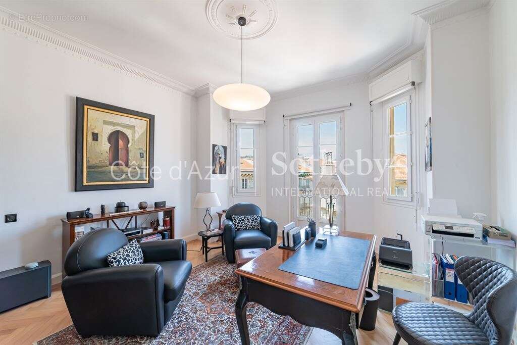 Nice Carré d'Or, appartement Belle Époque de 146 m² avec 4 chambres sur le boulevard Victor Hugo - photo 16