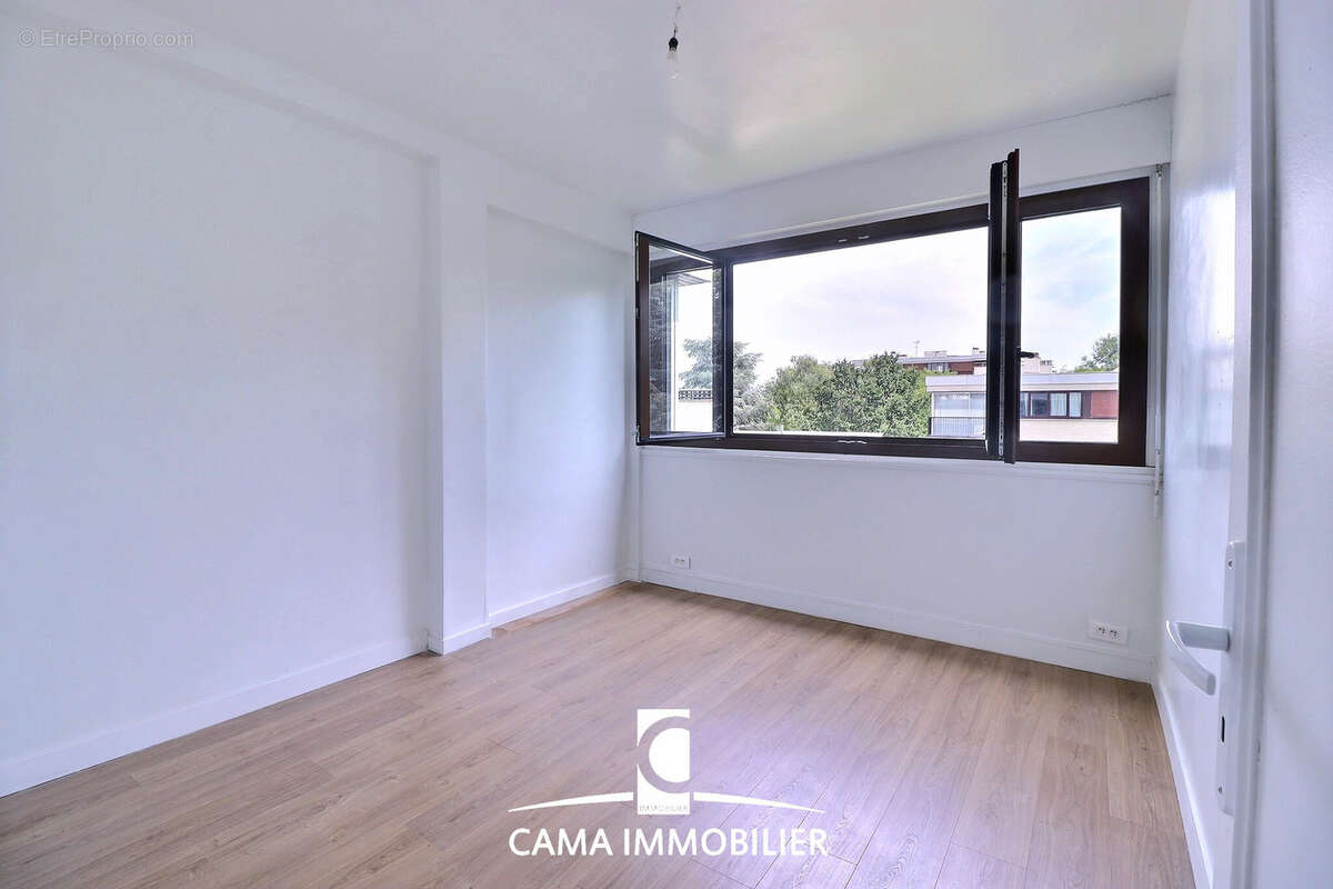 Appartement 4/5 pièces 106 m2 en dernier étage, le parc montaigne - photo 6