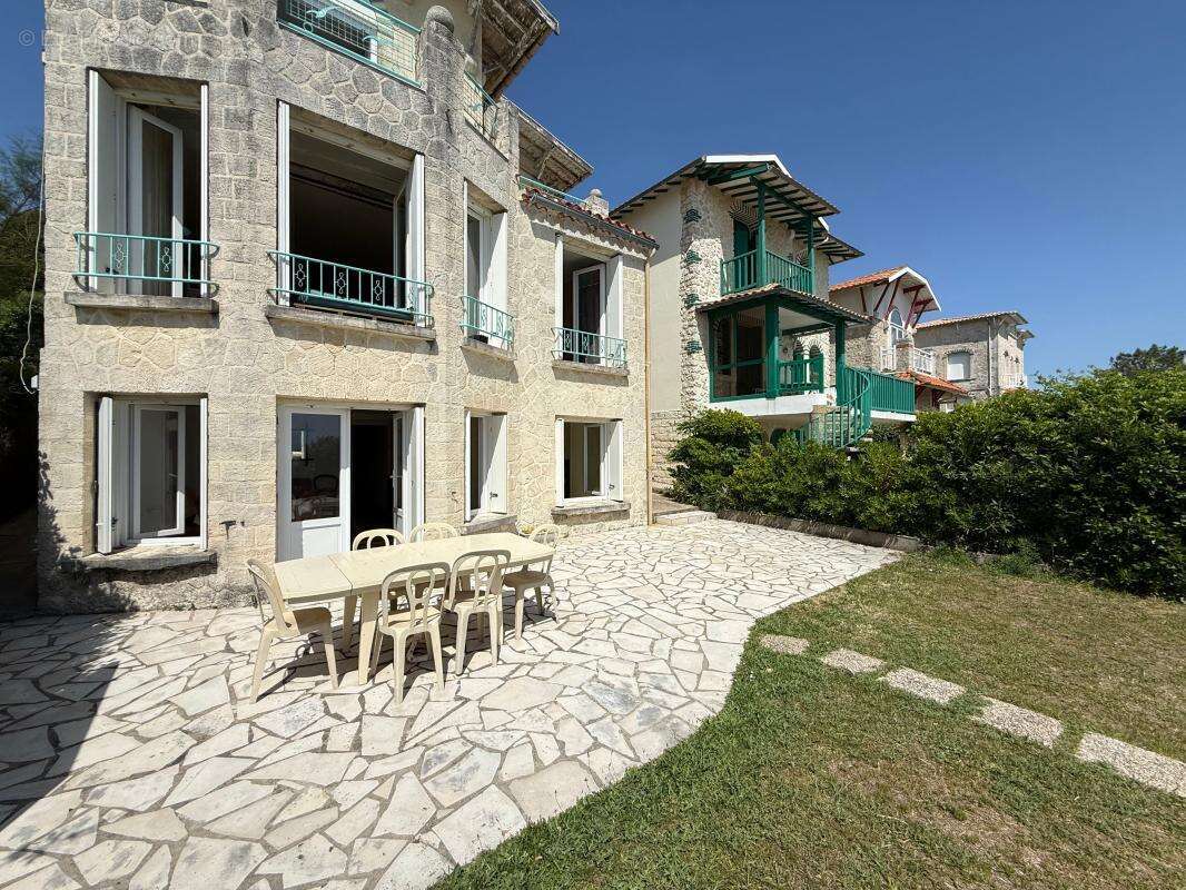 Maison à SAINT-PALAIS-SUR-MER