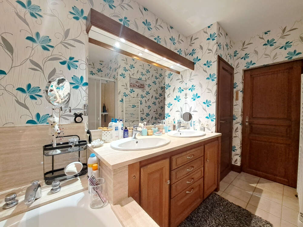 Maison à CHATELLERAULT