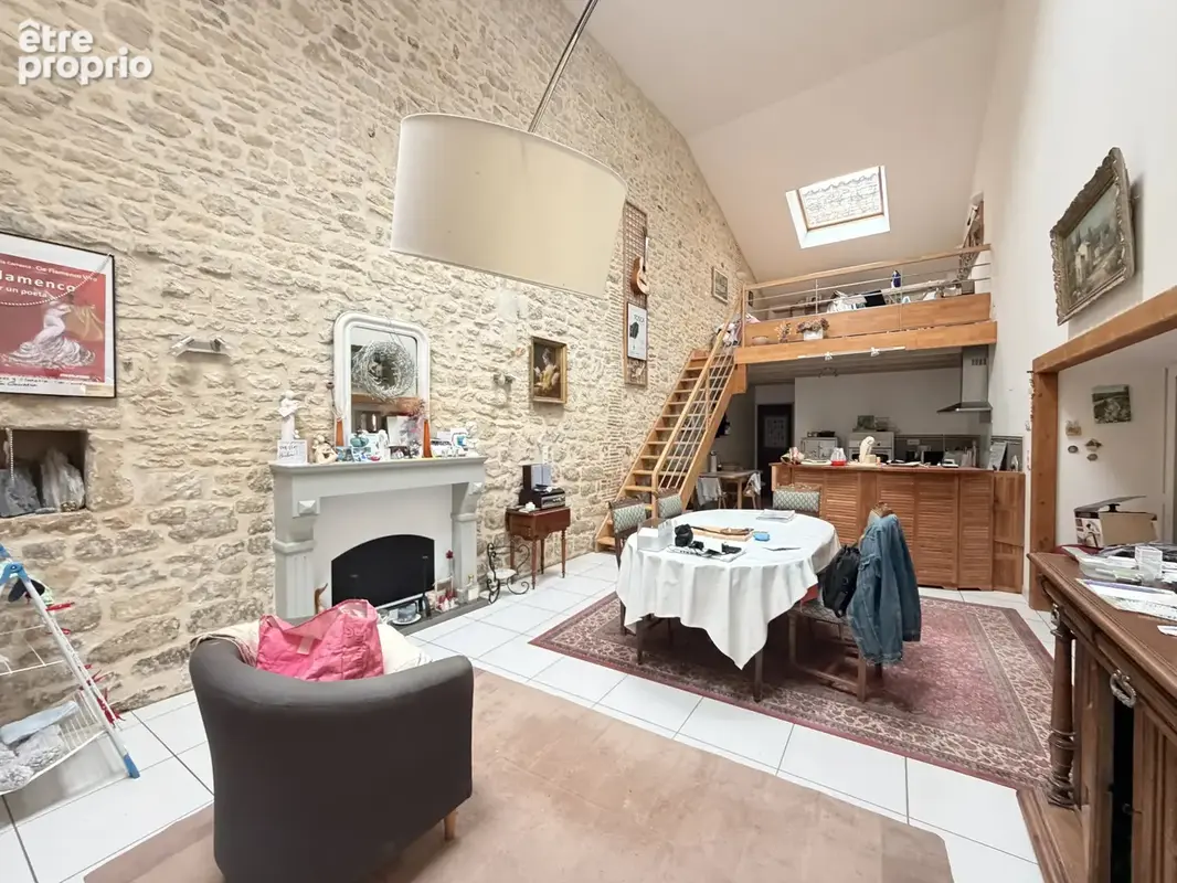 Maison de ville de trois chambres au cœur de Ruffec - photo 2