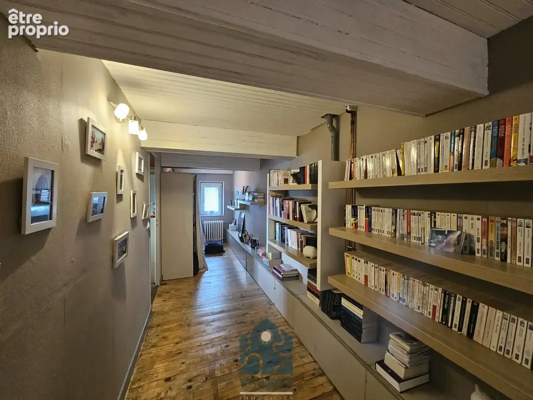 Maison avec garage, terrasse couverte et hangar - photo 9